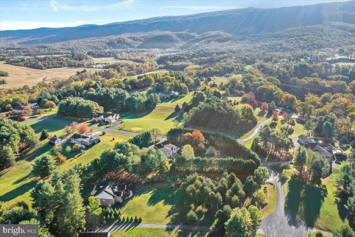 40 BIRDSONG LN, EDINBURG, Virginia 22824, 4 Bedrooms Bedrooms, 9 Rooms Rooms,3 BathroomsBathrooms,Residential,For sale,40 BIRDSONG LN,VASH2013138 MLS # VASH2013138