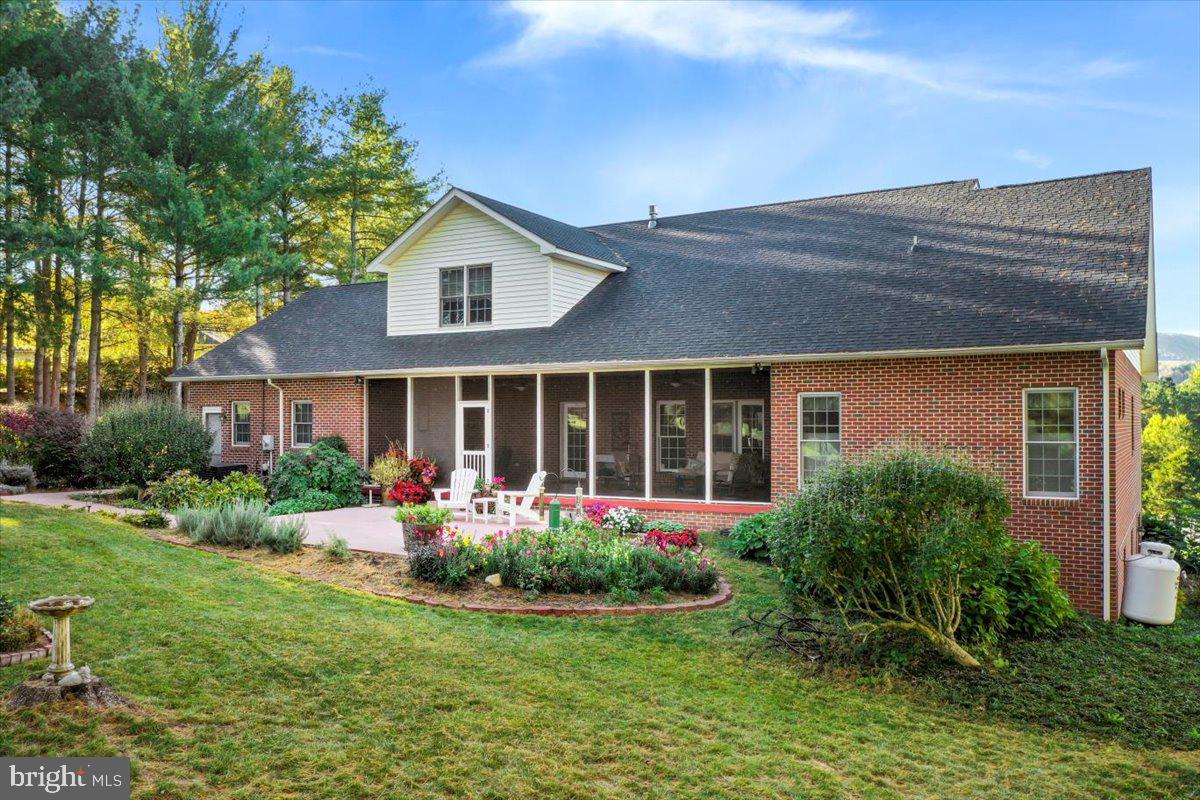 40 BIRDSONG LN, EDINBURG, Virginia 22824, 4 Bedrooms Bedrooms, 9 Rooms Rooms,3 BathroomsBathrooms,Residential,For sale,40 BIRDSONG LN,VASH2013138 MLS # VASH2013138