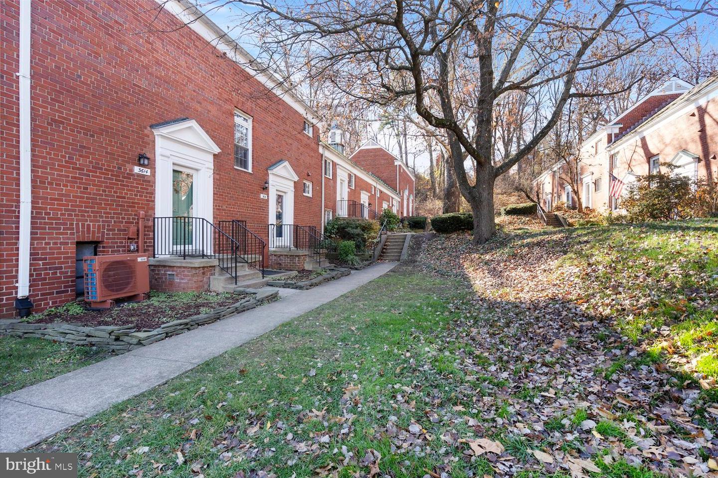 3618 GUNSTON RD, ALEXANDRIA, Virginia 22302, 1 Bedroom Bedrooms, ,1 BathroomBathrooms,Residential,For sale,3618 GUNSTON RD,VAAX2052152 MLS # VAAX2052152