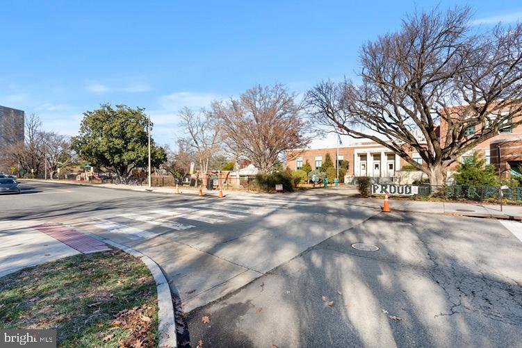 3618 GUNSTON RD, ALEXANDRIA, Virginia 22302, 1 Bedroom Bedrooms, ,1 BathroomBathrooms,Residential,For sale,3618 GUNSTON RD,VAAX2052152 MLS # VAAX2052152