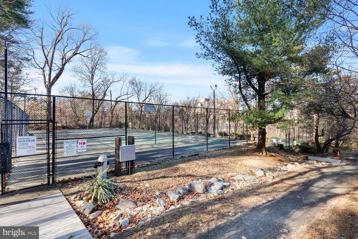 3618 GUNSTON RD, ALEXANDRIA, Virginia 22302, 1 Bedroom Bedrooms, ,1 BathroomBathrooms,Residential,For sale,3618 GUNSTON RD,VAAX2052152 MLS # VAAX2052152