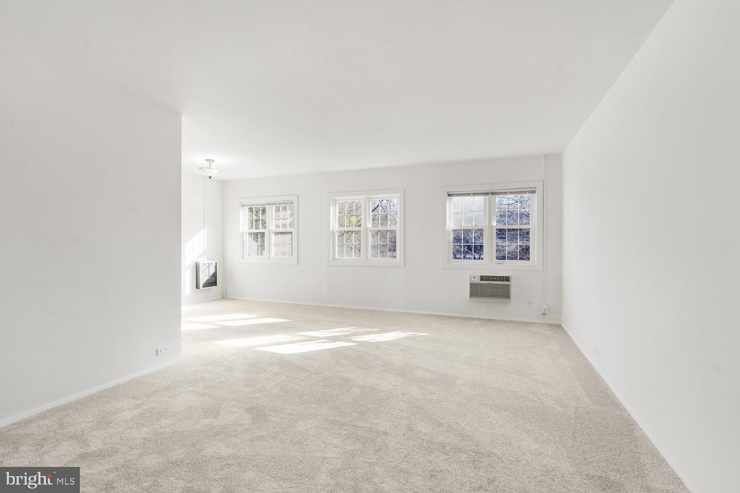 3618 GUNSTON RD, ALEXANDRIA, Virginia 22302, 1 Bedroom Bedrooms, ,1 BathroomBathrooms,Residential,For sale,3618 GUNSTON RD,VAAX2052152 MLS # VAAX2052152