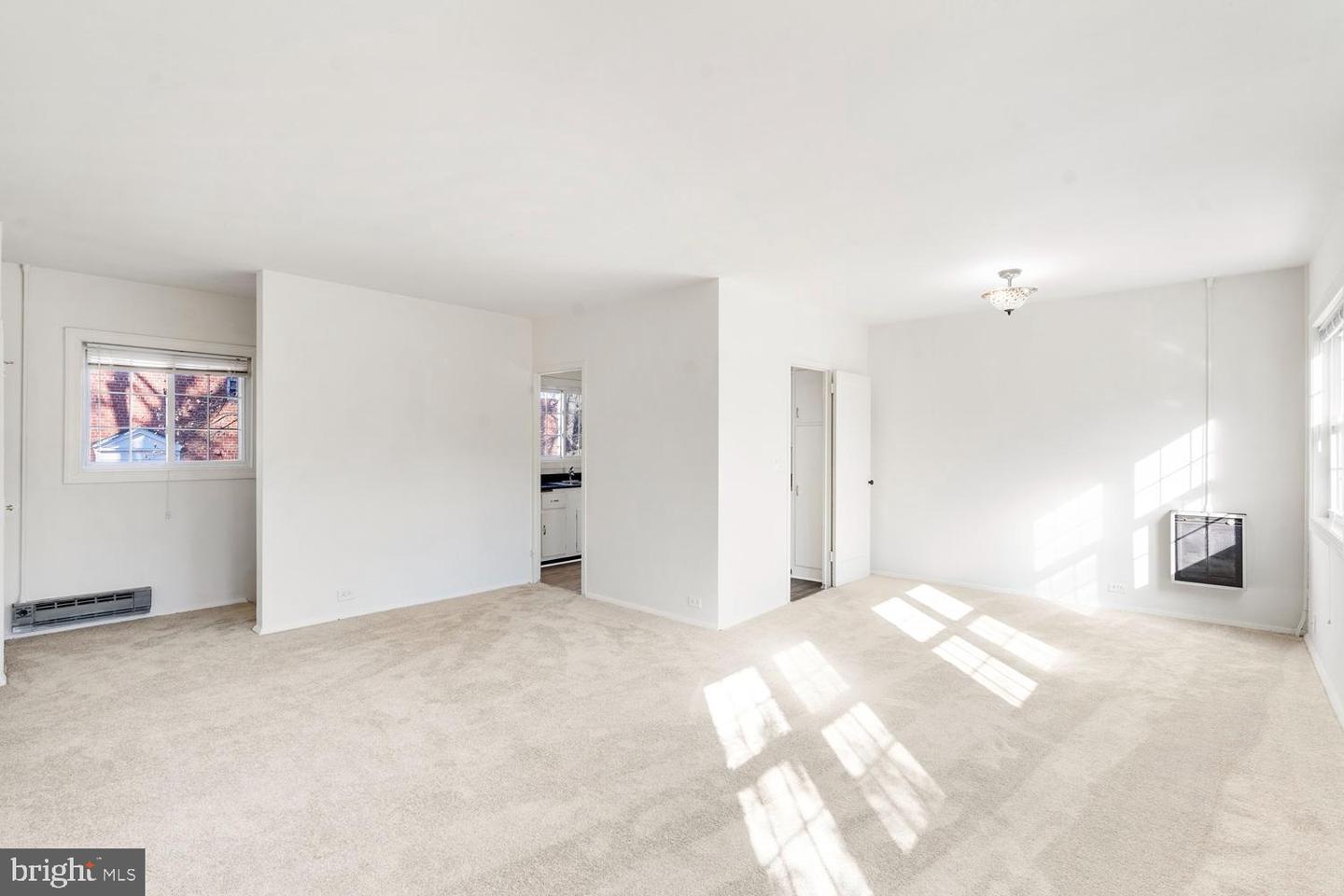 3618 GUNSTON RD, ALEXANDRIA, Virginia 22302, 1 Bedroom Bedrooms, ,1 BathroomBathrooms,Residential,For sale,3618 GUNSTON RD,VAAX2052152 MLS # VAAX2052152