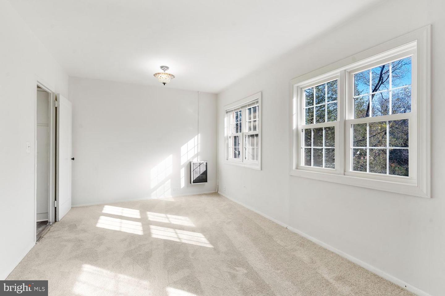 3618 GUNSTON RD, ALEXANDRIA, Virginia 22302, 1 Bedroom Bedrooms, ,1 BathroomBathrooms,Residential,For sale,3618 GUNSTON RD,VAAX2052152 MLS # VAAX2052152