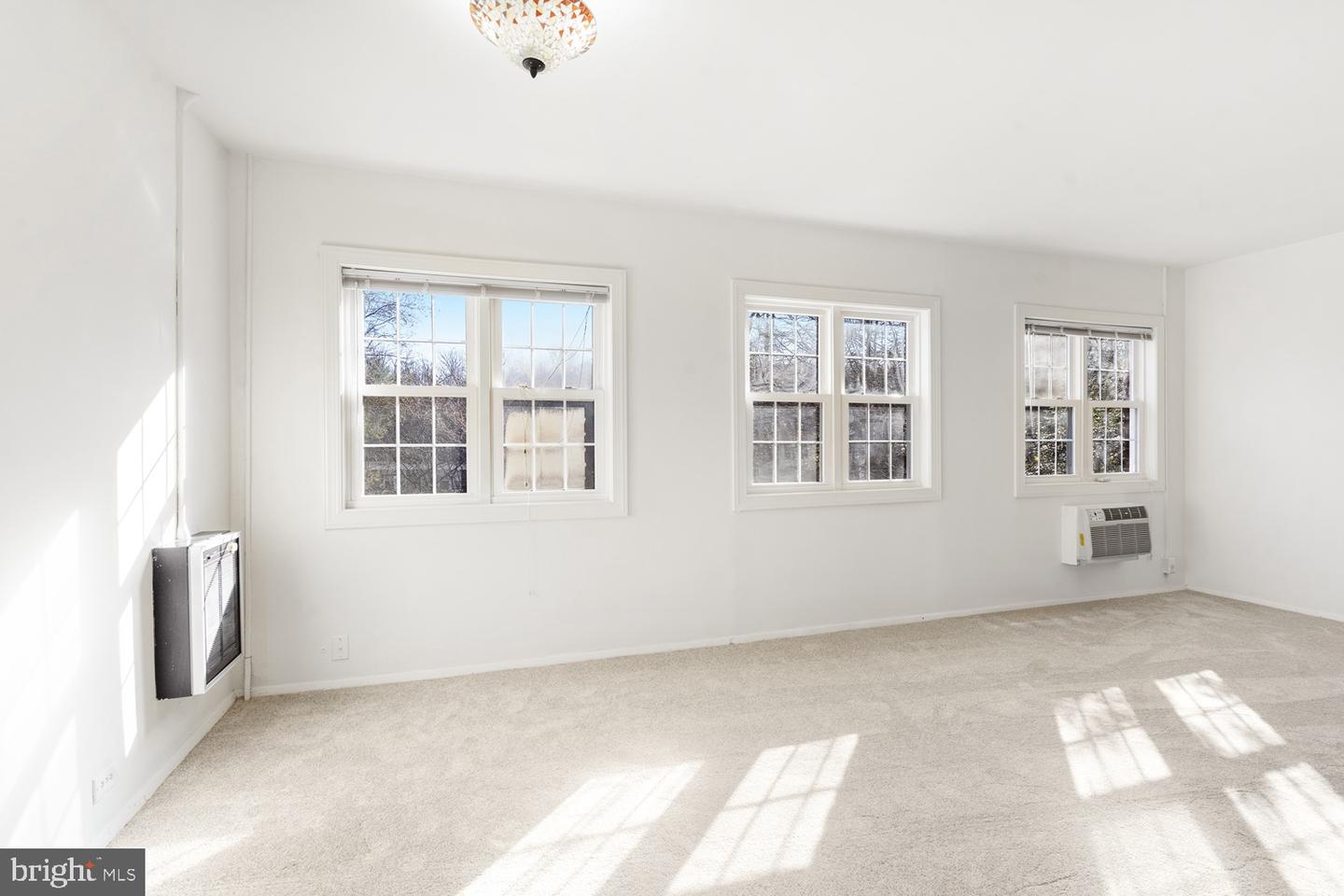 3618 GUNSTON RD, ALEXANDRIA, Virginia 22302, 1 Bedroom Bedrooms, ,1 BathroomBathrooms,Residential,For sale,3618 GUNSTON RD,VAAX2052152 MLS # VAAX2052152