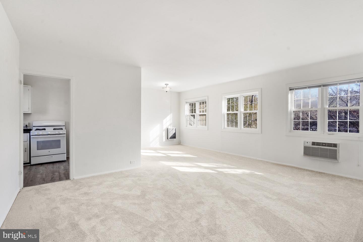 3618 GUNSTON RD, ALEXANDRIA, Virginia 22302, 1 Bedroom Bedrooms, ,1 BathroomBathrooms,Residential,For sale,3618 GUNSTON RD,VAAX2052152 MLS # VAAX2052152