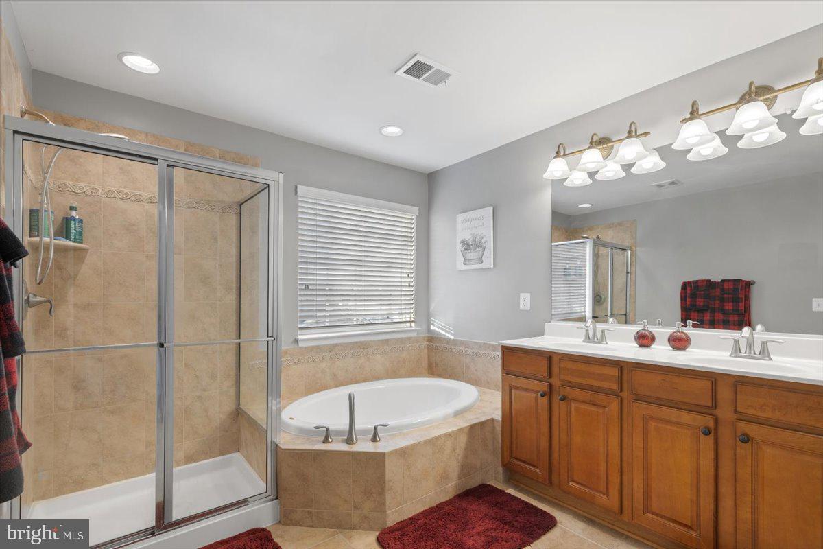 19461 XEROX DR, LEESBURG, Virginia 20176, 3 Bedrooms Bedrooms, 11 Rooms Rooms,2 BathroomsBathrooms,Residential,For sale,19461 XEROX DR,VALO2111906 MLS # VALO2111906