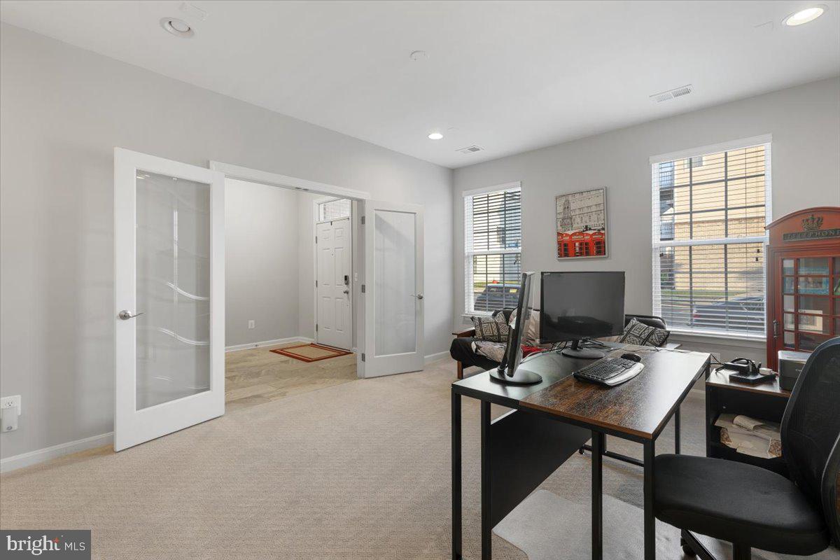 19461 XEROX DR, LEESBURG, Virginia 20176, 3 Bedrooms Bedrooms, 11 Rooms Rooms,2 BathroomsBathrooms,Residential,For sale,19461 XEROX DR,VALO2111906 MLS # VALO2111906