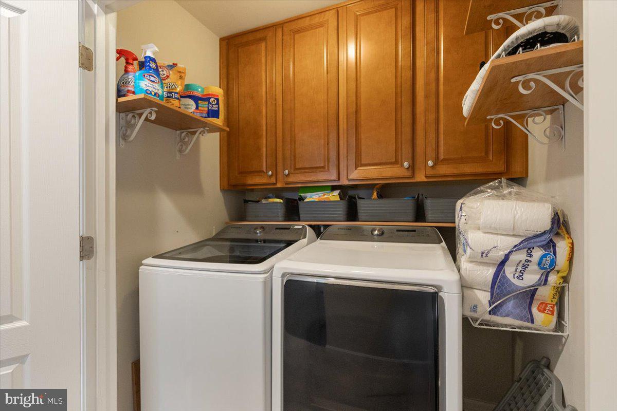 19461 XEROX DR, LEESBURG, Virginia 20176, 3 Bedrooms Bedrooms, 11 Rooms Rooms,2 BathroomsBathrooms,Residential,For sale,19461 XEROX DR,VALO2111906 MLS # VALO2111906