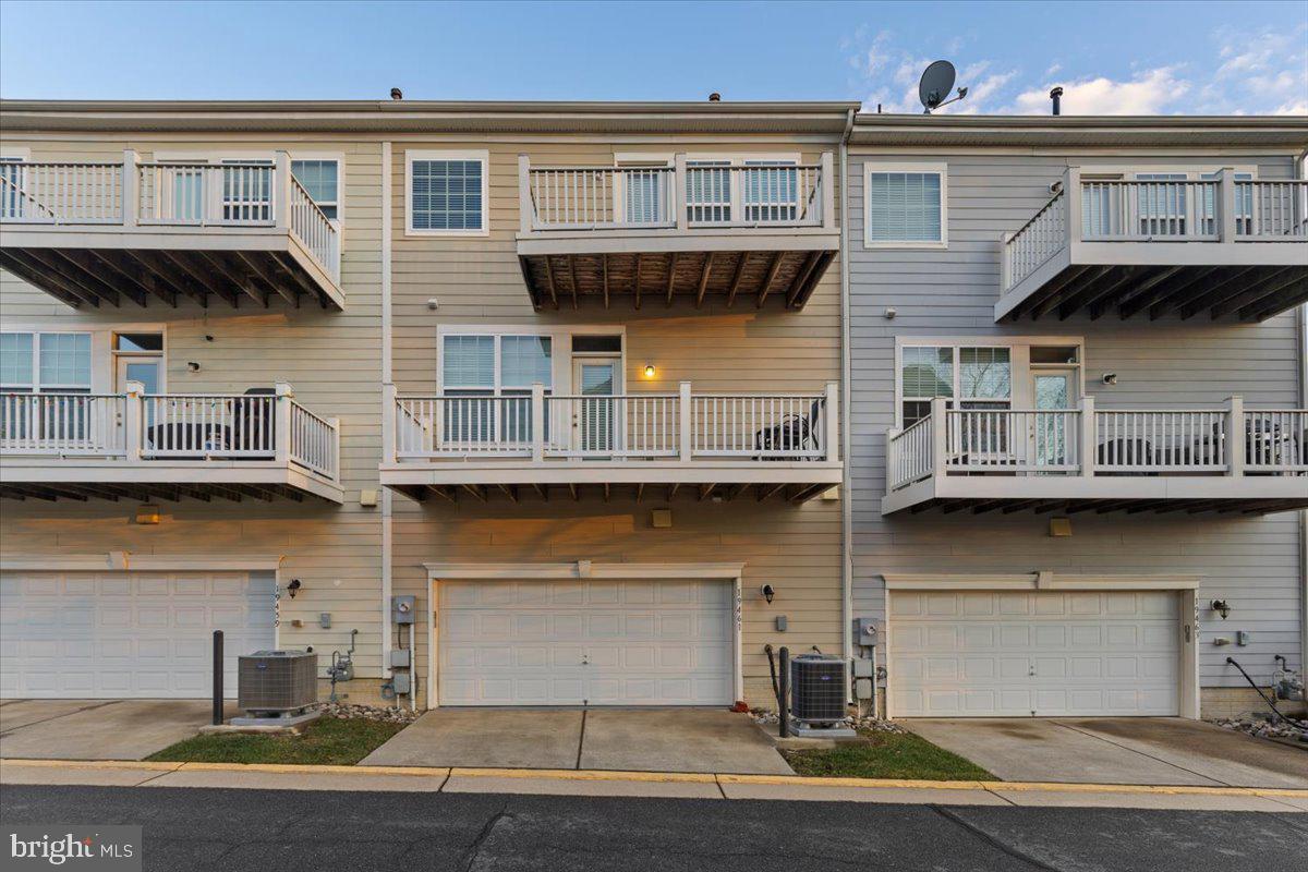 19461 XEROX DR, LEESBURG, Virginia 20176, 3 Bedrooms Bedrooms, 11 Rooms Rooms,2 BathroomsBathrooms,Residential,For sale,19461 XEROX DR,VALO2111906 MLS # VALO2111906