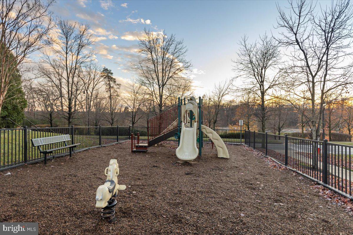 19461 XEROX DR, LEESBURG, Virginia 20176, 3 Bedrooms Bedrooms, 11 Rooms Rooms,2 BathroomsBathrooms,Residential,For sale,19461 XEROX DR,VALO2111906 MLS # VALO2111906