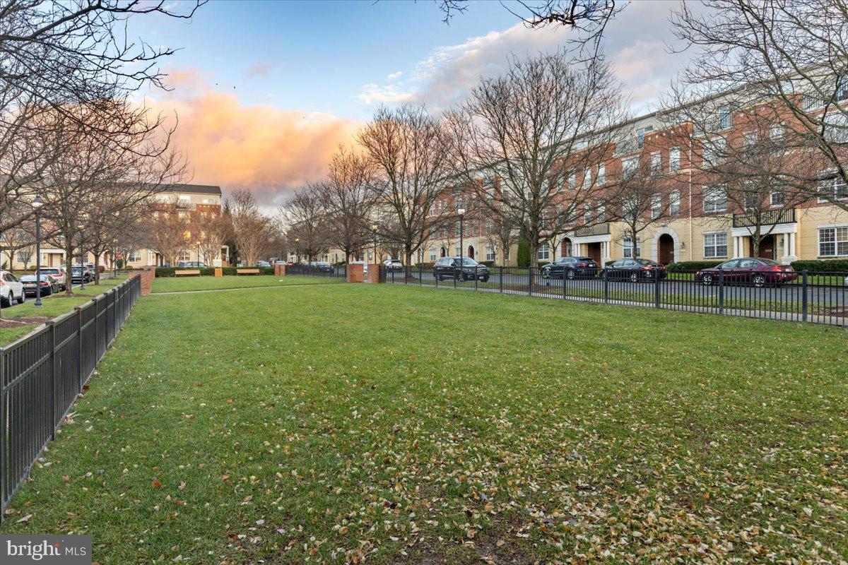 19461 XEROX DR, LEESBURG, Virginia 20176, 3 Bedrooms Bedrooms, 11 Rooms Rooms,2 BathroomsBathrooms,Residential,For sale,19461 XEROX DR,VALO2111906 MLS # VALO2111906