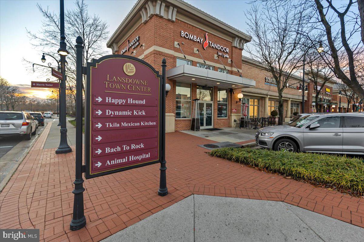 19461 XEROX DR, LEESBURG, Virginia 20176, 3 Bedrooms Bedrooms, 11 Rooms Rooms,2 BathroomsBathrooms,Residential,For sale,19461 XEROX DR,VALO2111906 MLS # VALO2111906