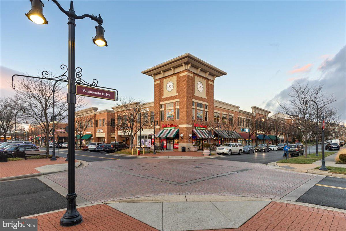 19461 XEROX DR, LEESBURG, Virginia 20176, 3 Bedrooms Bedrooms, 11 Rooms Rooms,2 BathroomsBathrooms,Residential,For sale,19461 XEROX DR,VALO2111906 MLS # VALO2111906