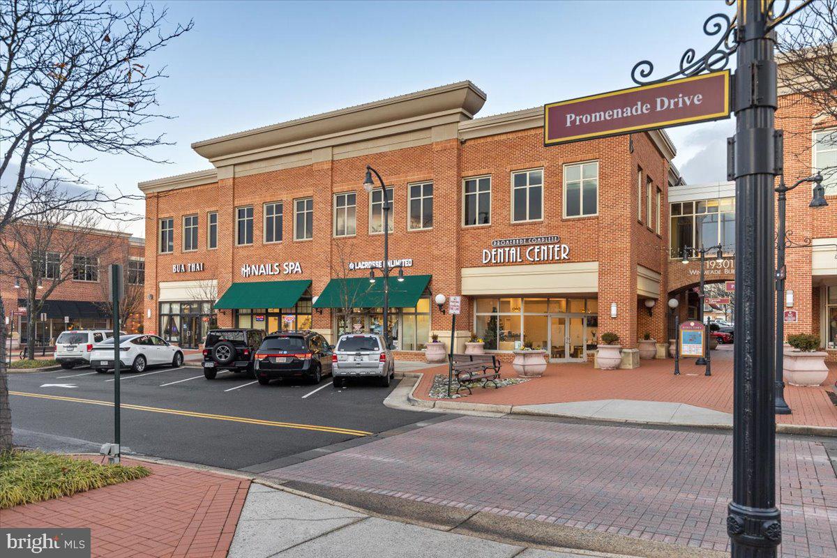 19461 XEROX DR, LEESBURG, Virginia 20176, 3 Bedrooms Bedrooms, 11 Rooms Rooms,2 BathroomsBathrooms,Residential,For sale,19461 XEROX DR,VALO2111906 MLS # VALO2111906