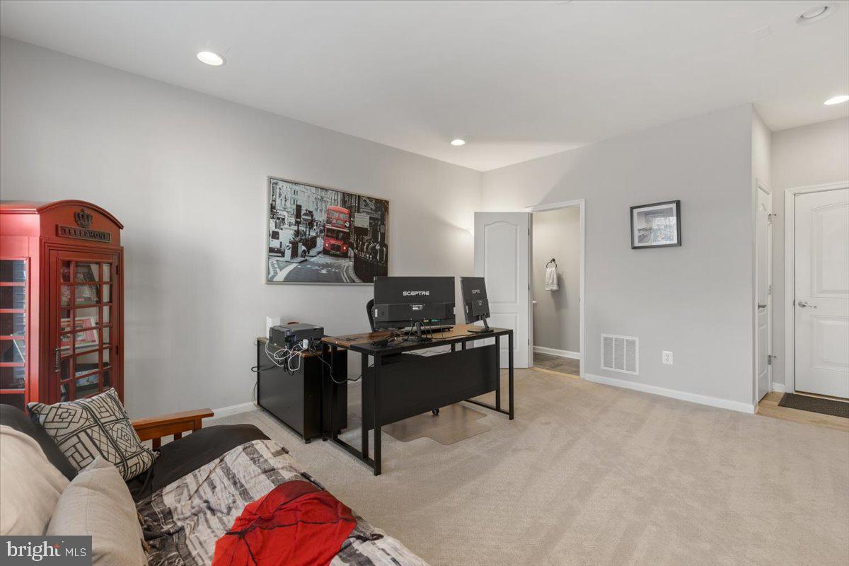 19461 XEROX DR, LEESBURG, Virginia 20176, 3 Bedrooms Bedrooms, 11 Rooms Rooms,2 BathroomsBathrooms,Residential,For sale,19461 XEROX DR,VALO2111906 MLS # VALO2111906