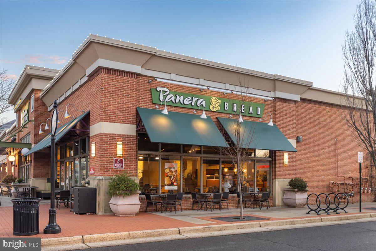 19461 XEROX DR, LEESBURG, Virginia 20176, 3 Bedrooms Bedrooms, 11 Rooms Rooms,2 BathroomsBathrooms,Residential,For sale,19461 XEROX DR,VALO2111906 MLS # VALO2111906