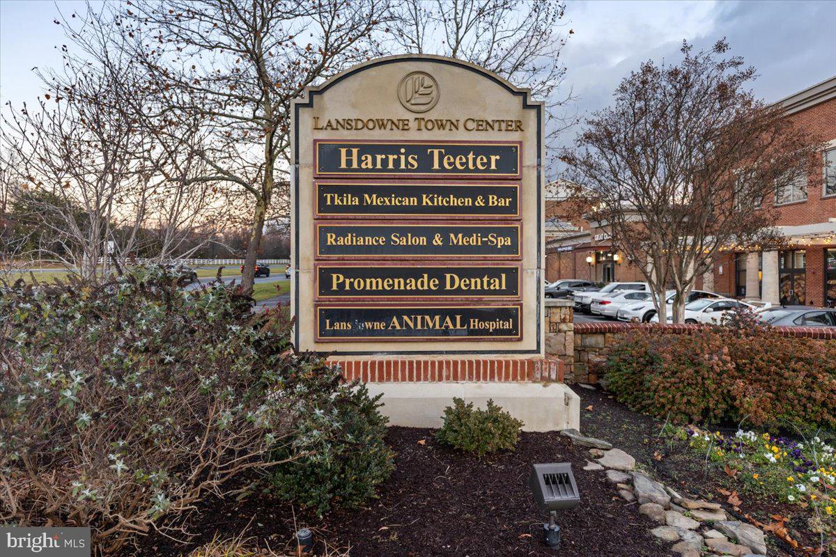 19461 XEROX DR, LEESBURG, Virginia 20176, 3 Bedrooms Bedrooms, 11 Rooms Rooms,2 BathroomsBathrooms,Residential,For sale,19461 XEROX DR,VALO2111906 MLS # VALO2111906