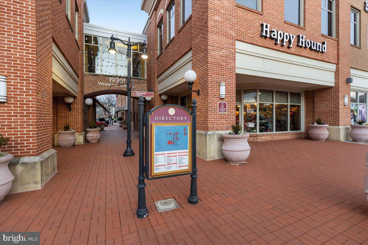 19461 XEROX DR, LEESBURG, Virginia 20176, 3 Bedrooms Bedrooms, 11 Rooms Rooms,2 BathroomsBathrooms,Residential,For sale,19461 XEROX DR,VALO2111906 MLS # VALO2111906