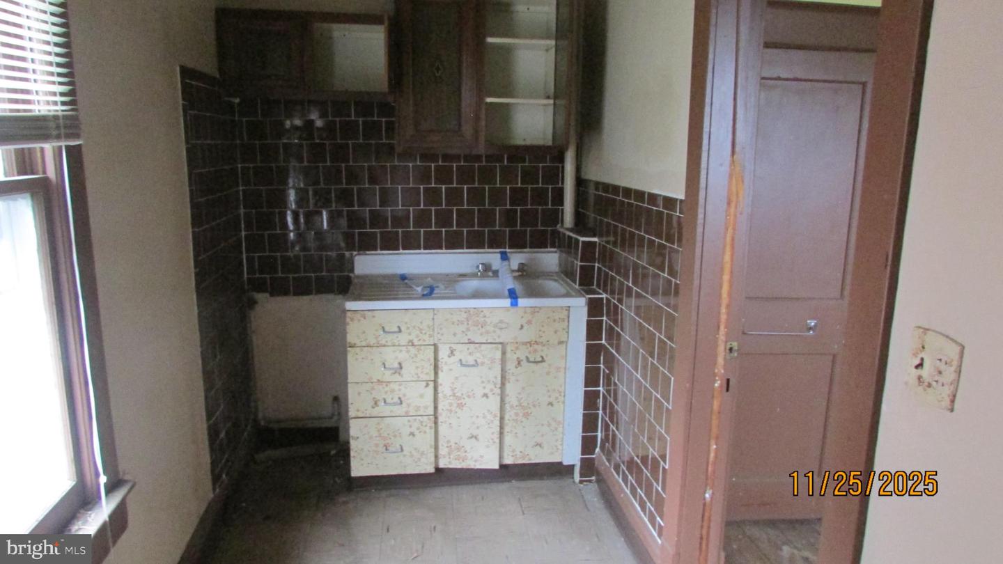 3335 5TH ST SE, WASHINGTON, District Of Columbia 20032, 2 Bedrooms Bedrooms, ,2 BathroomsBathrooms,Residential,For sale,3335 5TH ST SE,DCDC2233692 MLS # DCDC2233692