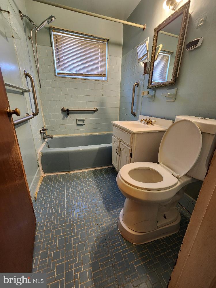 1108 CHAPLIN ST SE, WASHINGTON, District Of Columbia 20019, 3 Bedrooms Bedrooms, ,2 BathroomsBathrooms,Residential,For sale,1108 CHAPLIN ST SE,DCDC2233698 MLS # DCDC2233698