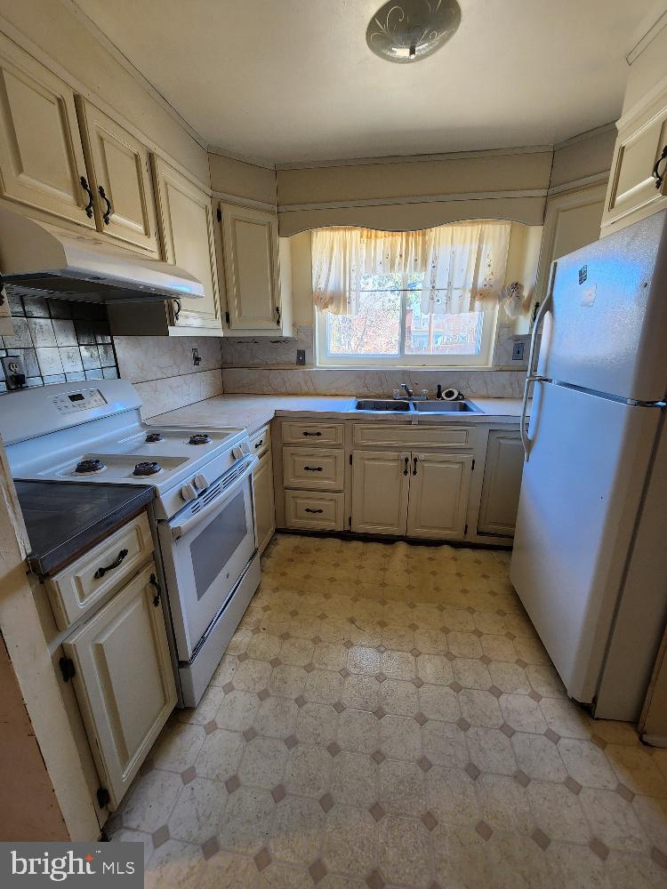 1108 CHAPLIN ST SE, WASHINGTON, District Of Columbia 20019, 3 Bedrooms Bedrooms, ,2 BathroomsBathrooms,Residential,For sale,1108 CHAPLIN ST SE,DCDC2233698 MLS # DCDC2233698