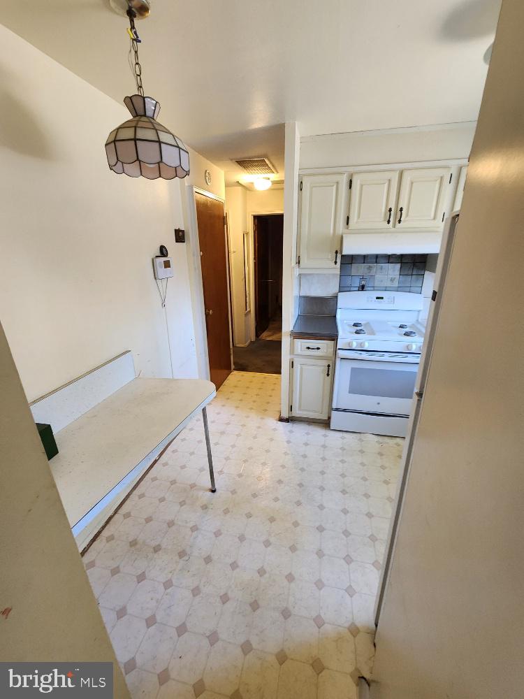 1108 CHAPLIN ST SE, WASHINGTON, District Of Columbia 20019, 3 Bedrooms Bedrooms, ,2 BathroomsBathrooms,Residential,For sale,1108 CHAPLIN ST SE,DCDC2233698 MLS # DCDC2233698