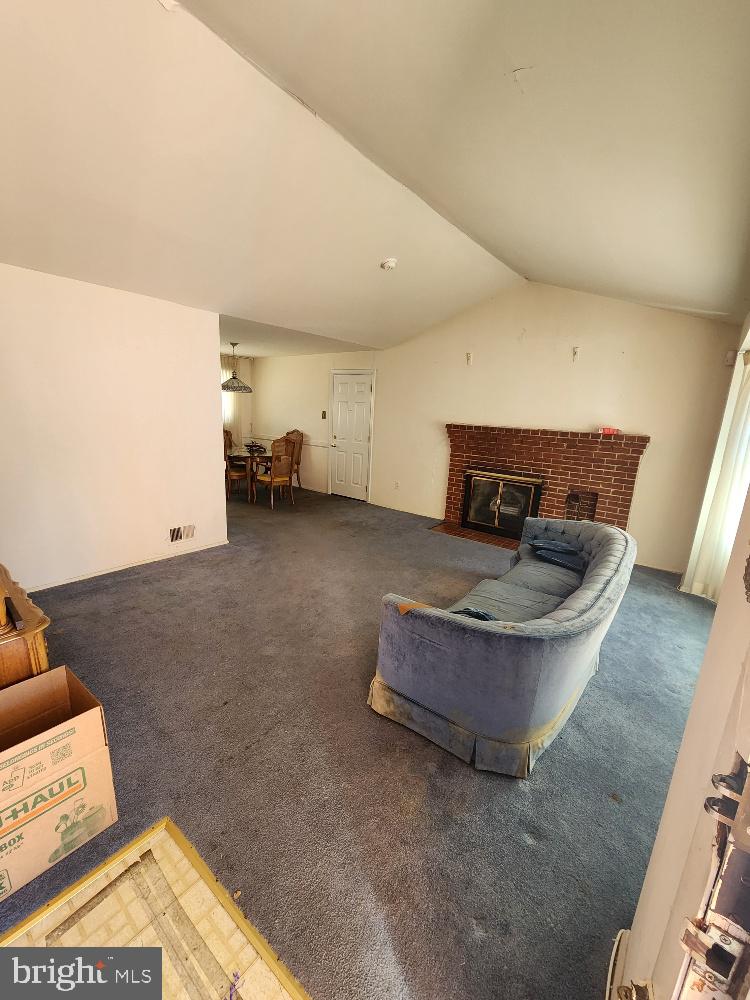 1108 CHAPLIN ST SE, WASHINGTON, District Of Columbia 20019, 3 Bedrooms Bedrooms, ,2 BathroomsBathrooms,Residential,For sale,1108 CHAPLIN ST SE,DCDC2233698 MLS # DCDC2233698