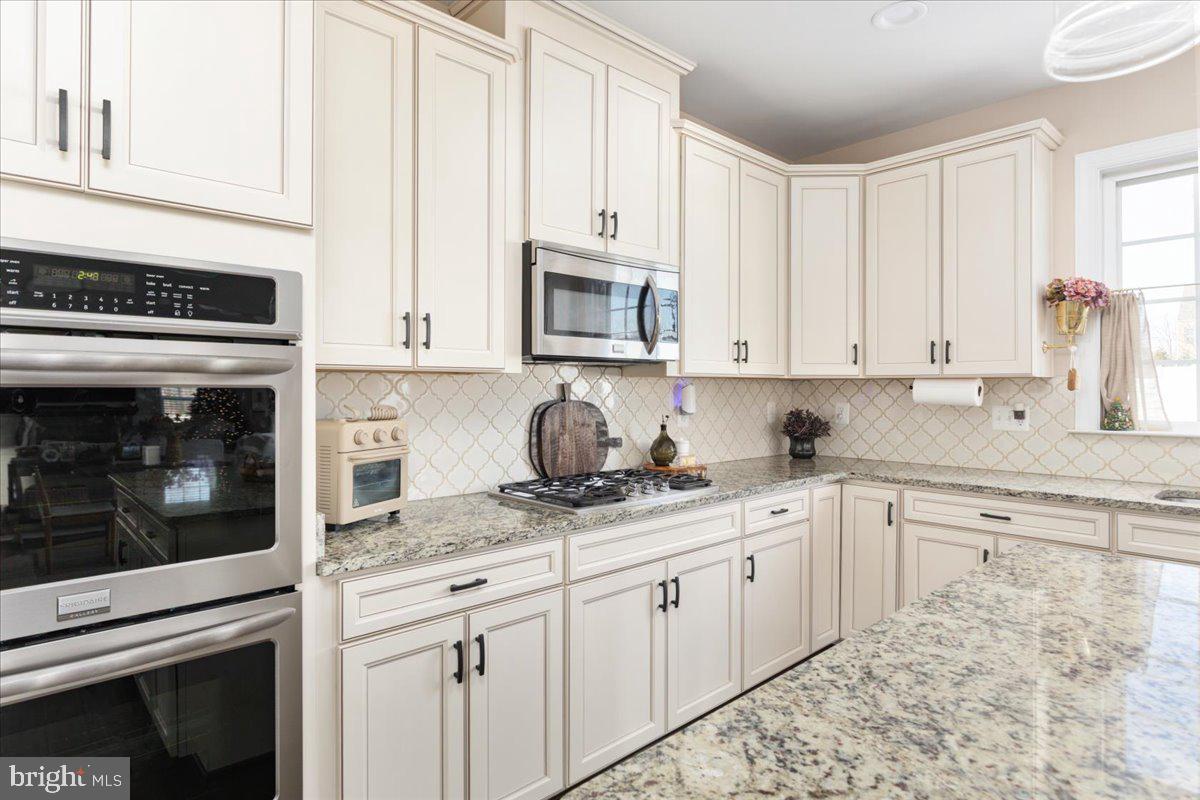 15158 ADDISON LN, WOODBRIDGE, Virginia 22193, 6 Bedrooms Bedrooms, ,4 BathroomsBathrooms,Residential,For sale,15158 ADDISON LN,VAPW2108602 MLS # VAPW2108602