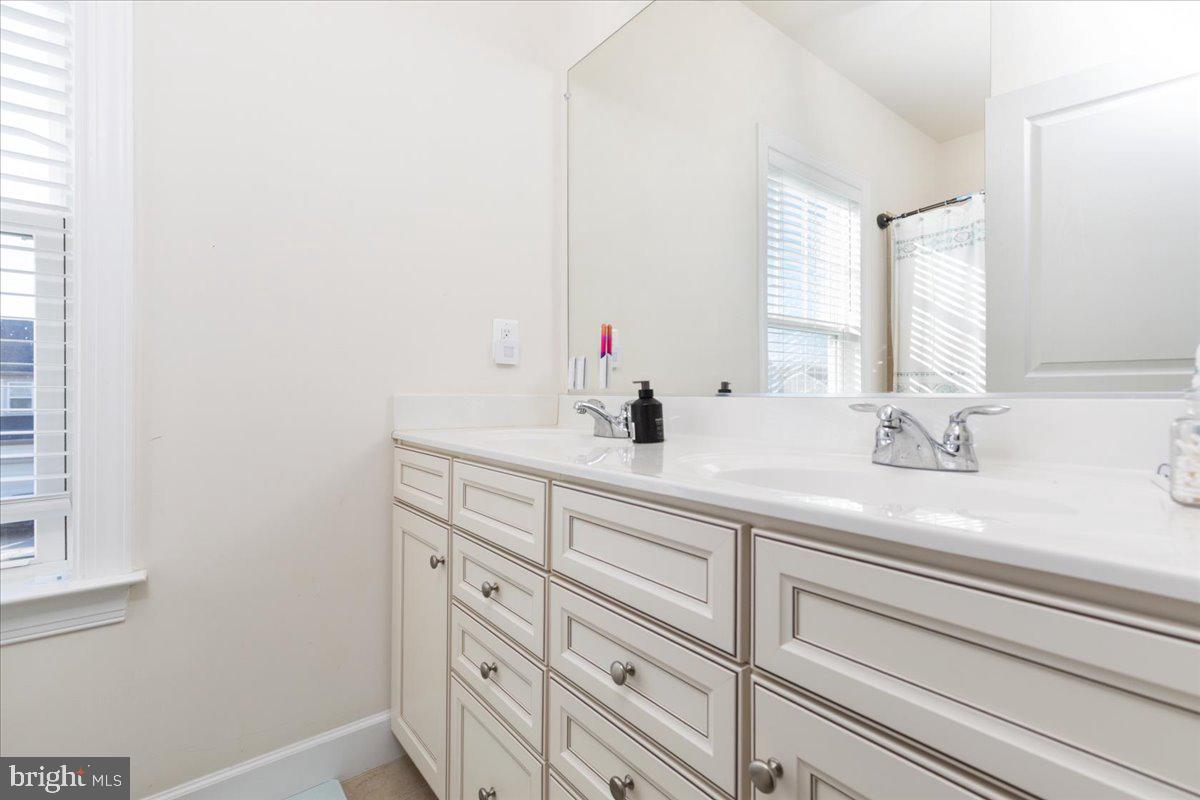 15158 ADDISON LN, WOODBRIDGE, Virginia 22193, 6 Bedrooms Bedrooms, ,4 BathroomsBathrooms,Residential,For sale,15158 ADDISON LN,VAPW2108602 MLS # VAPW2108602