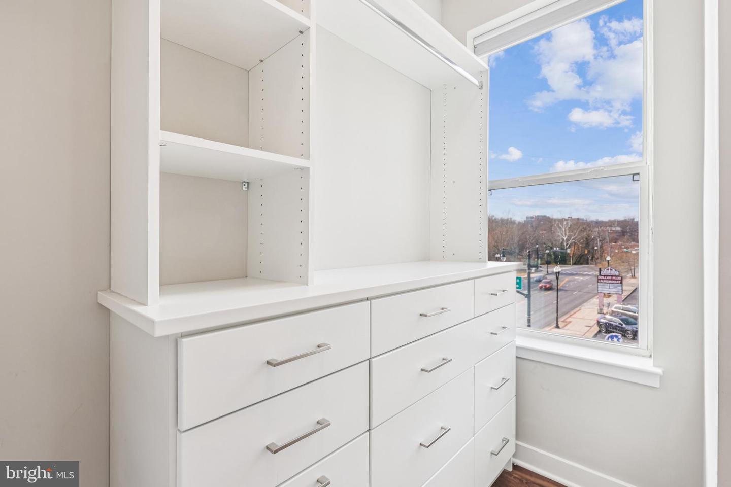 989 S BUCHANAN ST #225, ARLINGTON, Virginia 22204, 2 Bedrooms Bedrooms, 6 Rooms Rooms,2 BathroomsBathrooms,Residential,For sale,989 S BUCHANAN ST #225,VAAR2066584 MLS # VAAR2066584