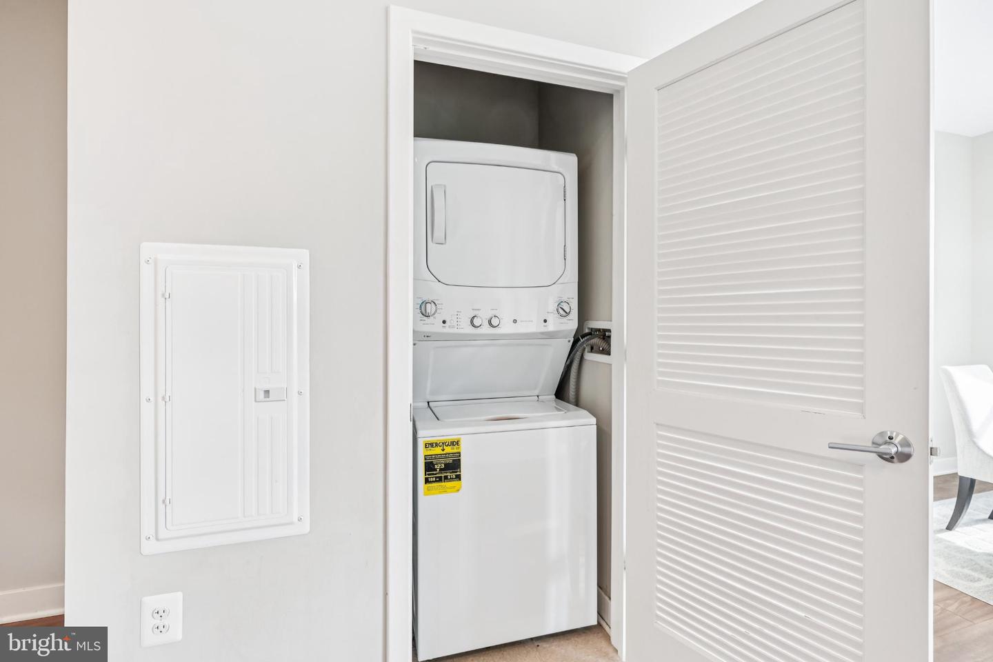 989 S BUCHANAN ST #225, ARLINGTON, Virginia 22204, 2 Bedrooms Bedrooms, 6 Rooms Rooms,2 BathroomsBathrooms,Residential,For sale,989 S BUCHANAN ST #225,VAAR2066584 MLS # VAAR2066584