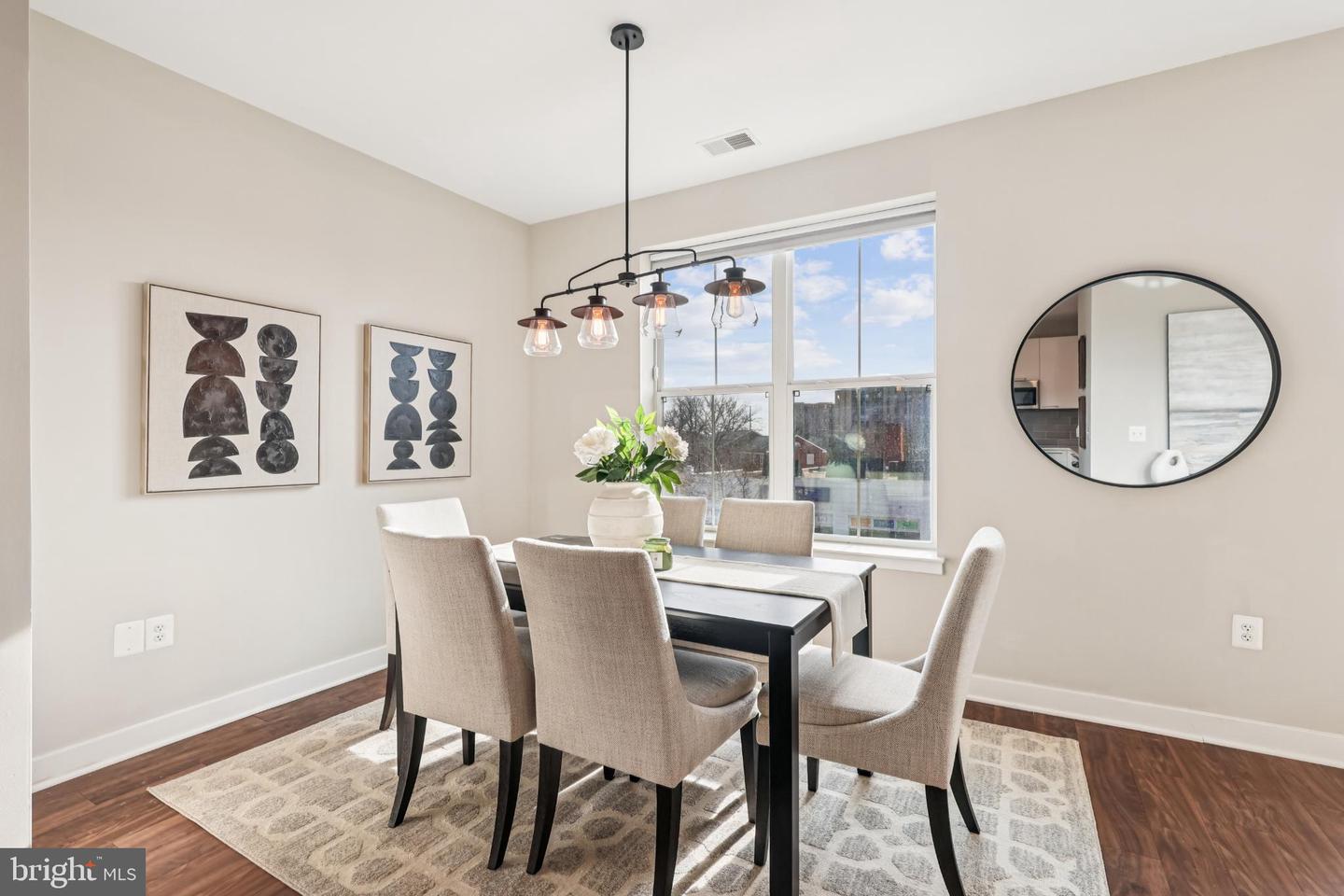 989 S BUCHANAN ST #225, ARLINGTON, Virginia 22204, 2 Bedrooms Bedrooms, 6 Rooms Rooms,2 BathroomsBathrooms,Residential,For sale,989 S BUCHANAN ST #225,VAAR2066584 MLS # VAAR2066584