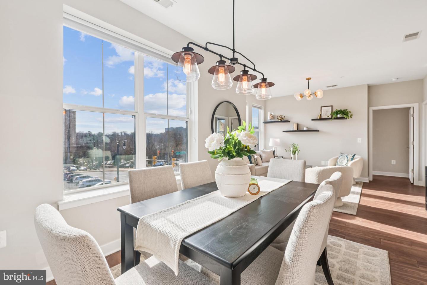 989 S BUCHANAN ST #225, ARLINGTON, Virginia 22204, 2 Bedrooms Bedrooms, 6 Rooms Rooms,2 BathroomsBathrooms,Residential,For sale,989 S BUCHANAN ST #225,VAAR2066584 MLS # VAAR2066584