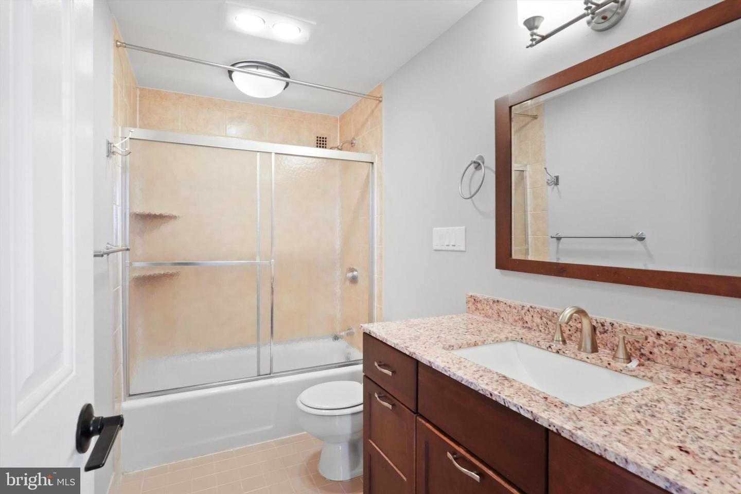 3701 S GEORGE MASON DR #2410N, FALLS CHURCH, Virginia 22041, 1 Bedroom Bedrooms, ,1 BathroomBathrooms,Residential,For sale,3701 S GEORGE MASON DR #2410N,VAFX2281380 MLS # VAFX2281380