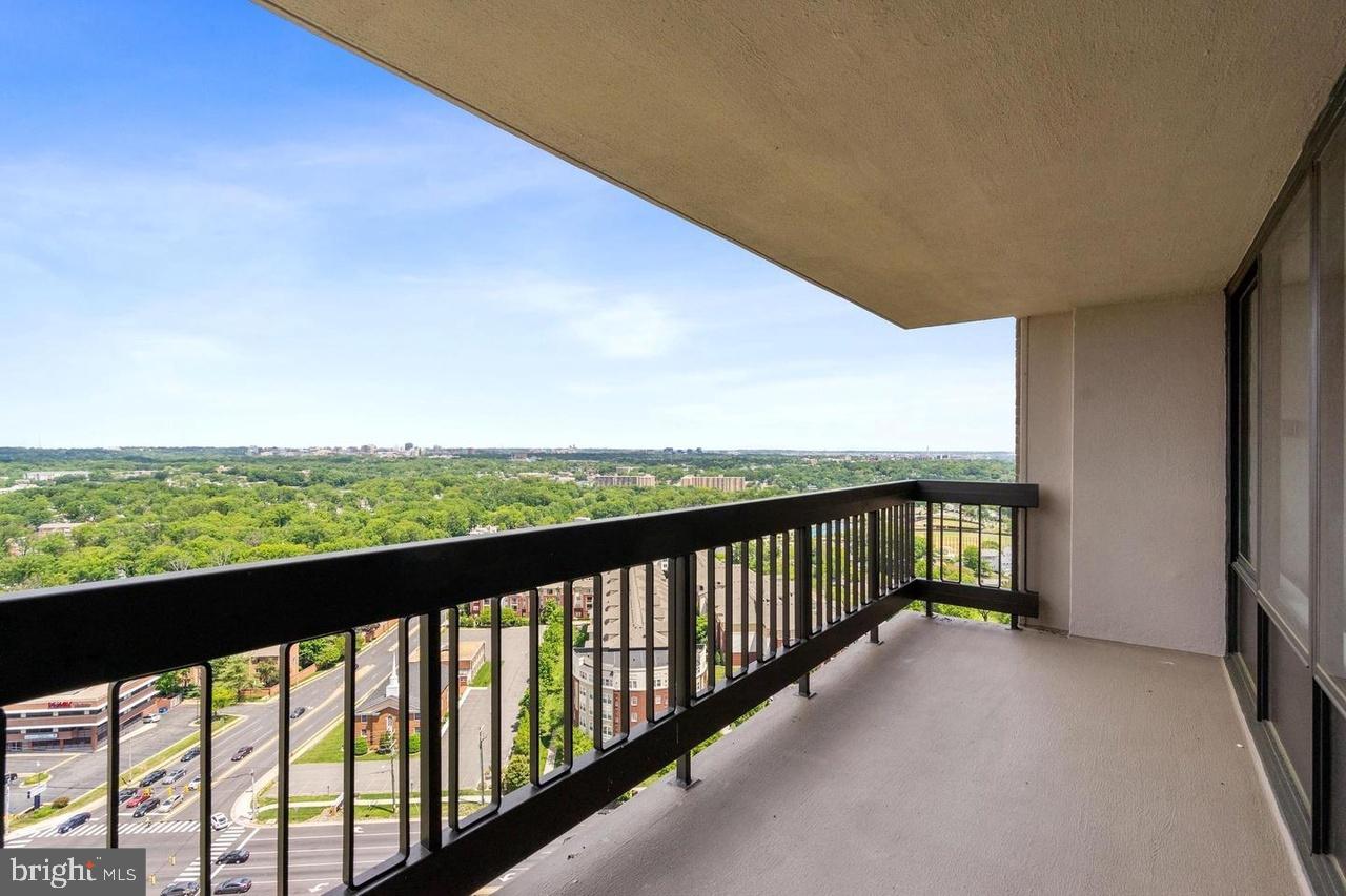 3701 S GEORGE MASON DR #2410N, FALLS CHURCH, Virginia 22041, 1 Bedroom Bedrooms, ,1 BathroomBathrooms,Residential,For sale,3701 S GEORGE MASON DR #2410N,VAFX2281380 MLS # VAFX2281380