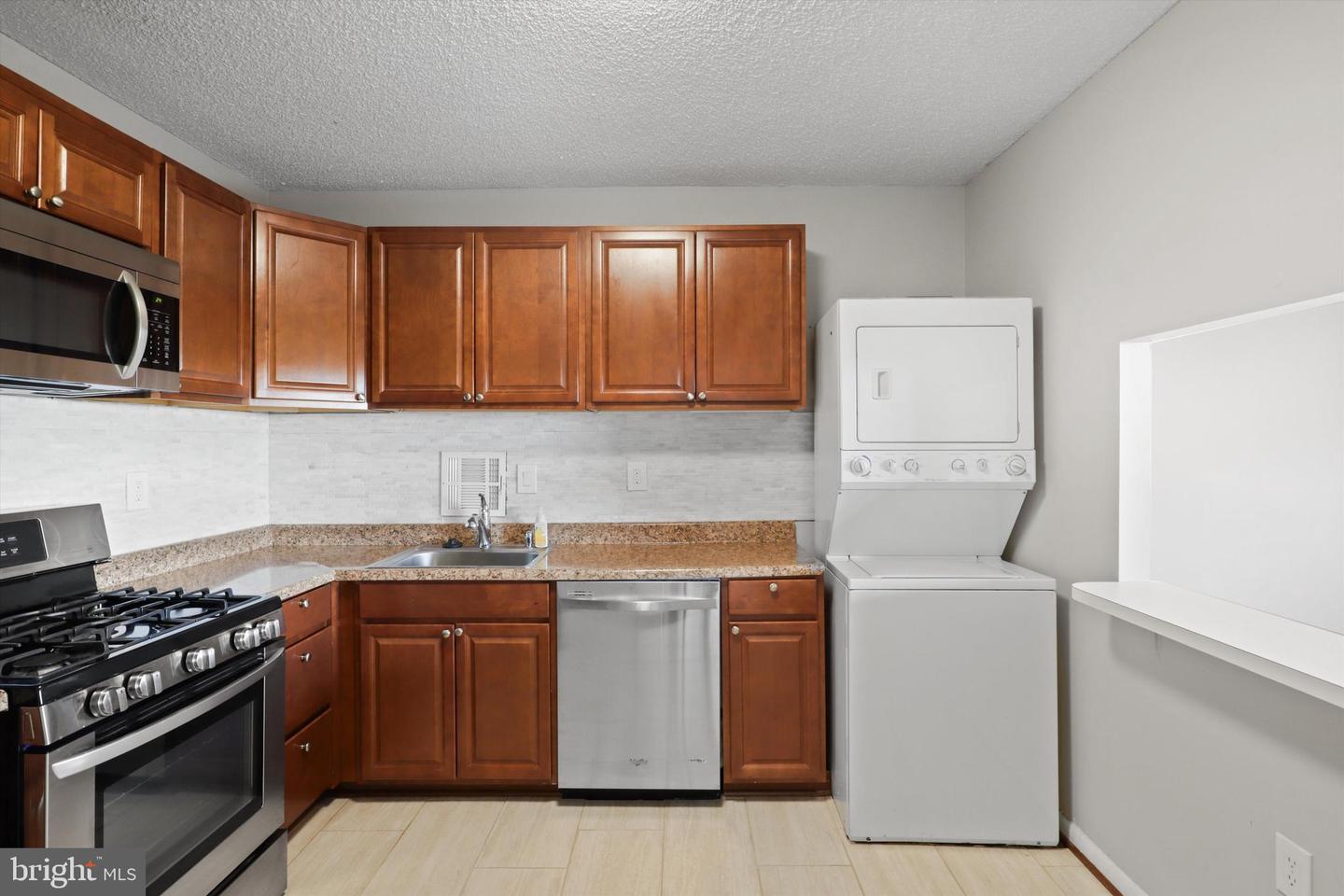 3701 S GEORGE MASON DR #2410N, FALLS CHURCH, Virginia 22041, 1 Bedroom Bedrooms, ,1 BathroomBathrooms,Residential,For sale,3701 S GEORGE MASON DR #2410N,VAFX2281380 MLS # VAFX2281380