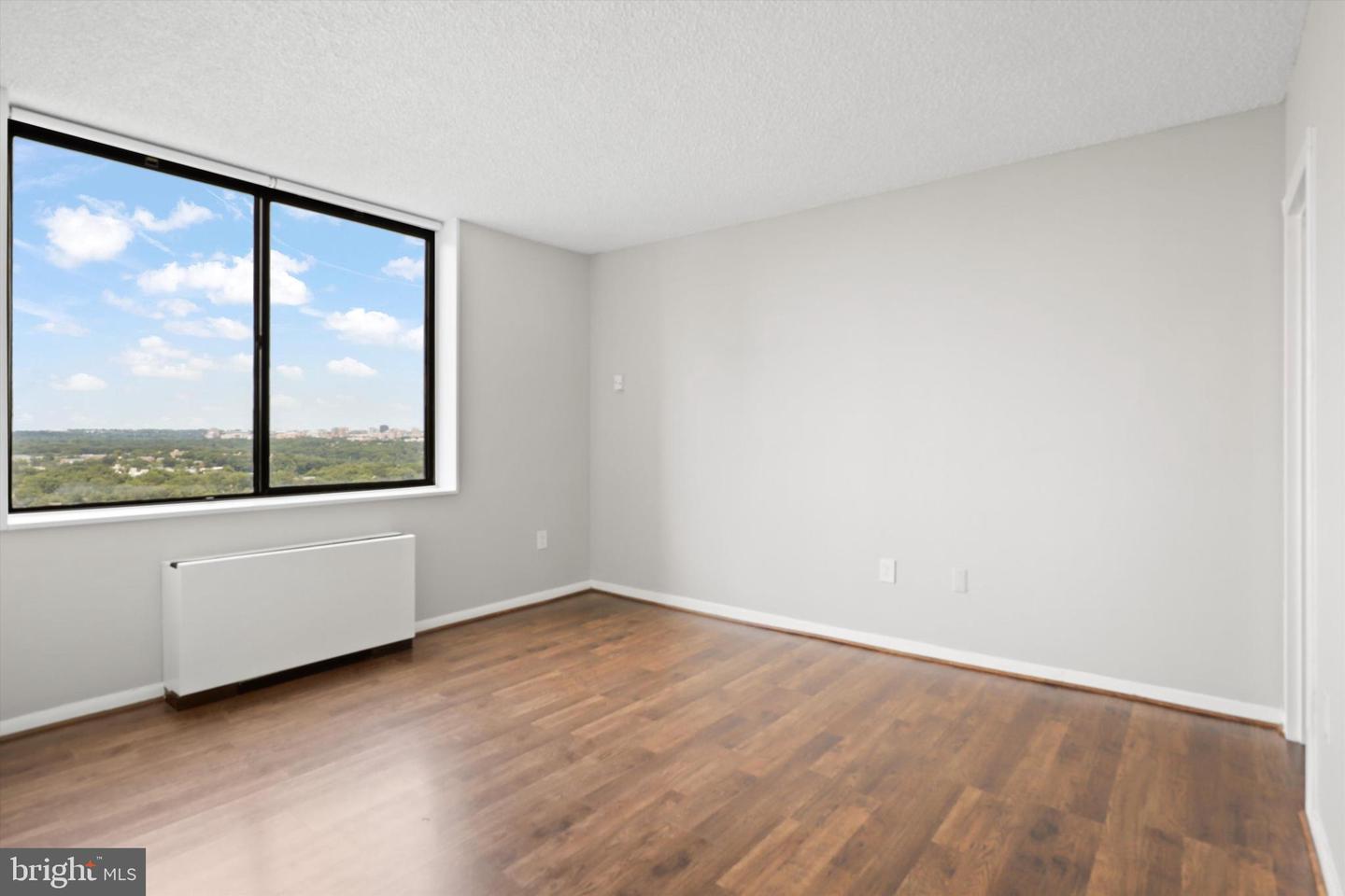 3701 S GEORGE MASON DR #2410N, FALLS CHURCH, Virginia 22041, 1 Bedroom Bedrooms, ,1 BathroomBathrooms,Residential,For sale,3701 S GEORGE MASON DR #2410N,VAFX2281380 MLS # VAFX2281380