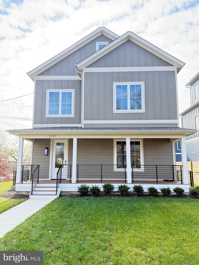 1237 FRANKLIN ST NE, WASHINGTON, District Of Columbia 20017, 6 Bedrooms Bedrooms, ,5 BathroomsBathrooms,Residential,For sale,1237 FRANKLIN ST NE,DCDC2233884 MLS # DCDC2233884