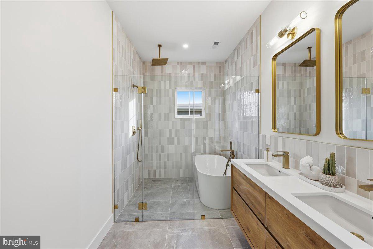 1237 FRANKLIN ST NE, WASHINGTON, District Of Columbia 20017, 6 Bedrooms Bedrooms, ,5 BathroomsBathrooms,Residential,For sale,1237 FRANKLIN ST NE,DCDC2233884 MLS # DCDC2233884