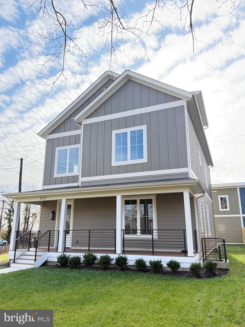 1237 FRANKLIN ST NE, WASHINGTON, District Of Columbia 20017, 6 Bedrooms Bedrooms, ,5 BathroomsBathrooms,Residential,For sale,1237 FRANKLIN ST NE,DCDC2233884 MLS # DCDC2233884