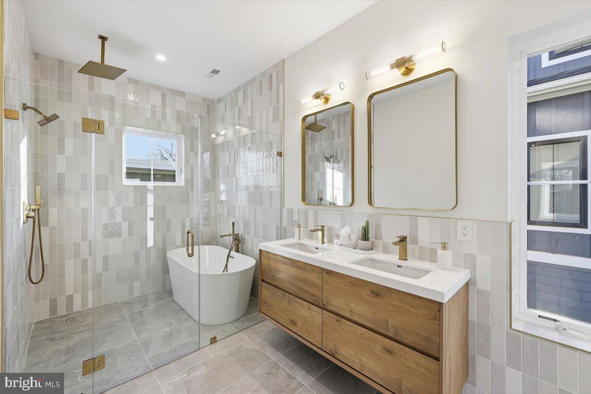 1237 FRANKLIN ST NE, WASHINGTON, District Of Columbia 20017, 6 Bedrooms Bedrooms, ,5 BathroomsBathrooms,Residential,For sale,1237 FRANKLIN ST NE,DCDC2233884 MLS # DCDC2233884