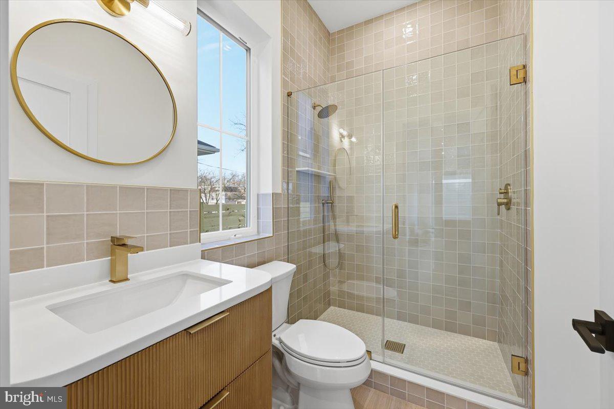 1237 FRANKLIN ST NE, WASHINGTON, District Of Columbia 20017, 6 Bedrooms Bedrooms, ,5 BathroomsBathrooms,Residential,For sale,1237 FRANKLIN ST NE,DCDC2233884 MLS # DCDC2233884