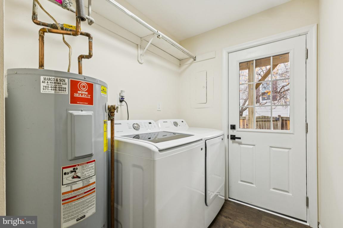 13723 AUTUMN VALE CT, CHANTILLY, Virginia 20151, 3 Bedrooms Bedrooms, ,2 BathroomsBathrooms,Residential,For sale,13723 AUTUMN VALE CT,VAFX2281538 MLS # VAFX2281538