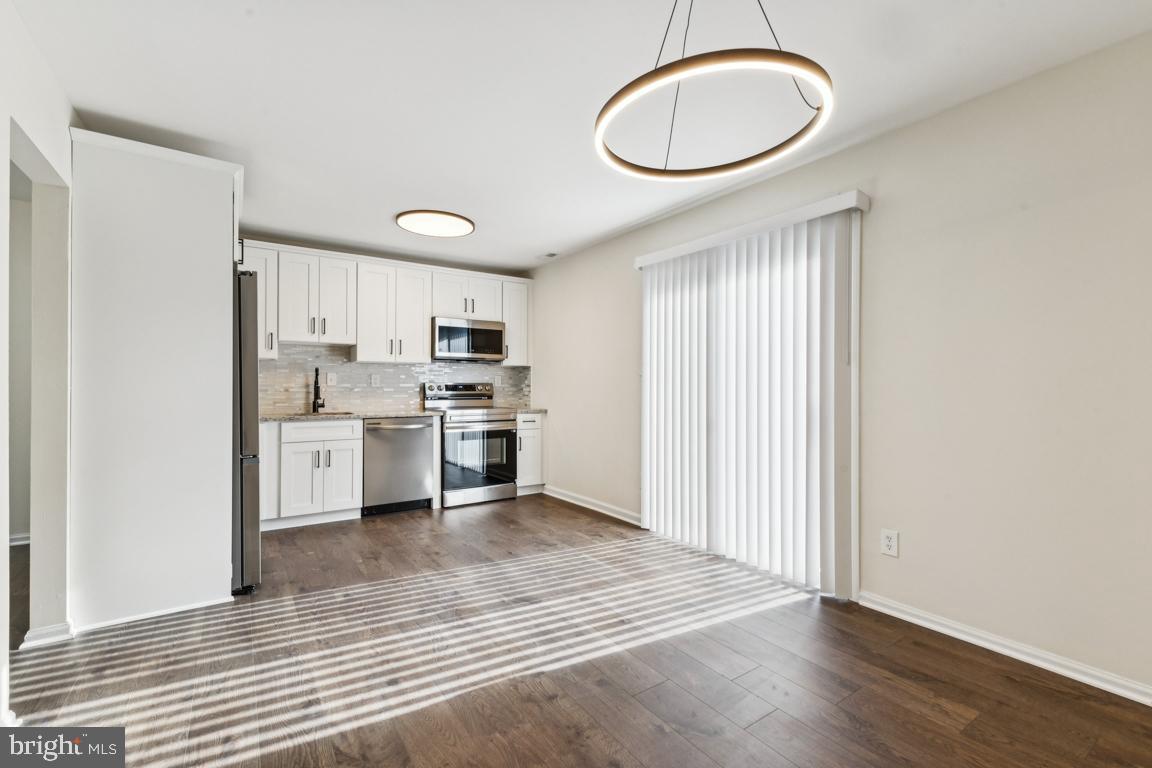 13723 AUTUMN VALE CT, CHANTILLY, Virginia 20151, 3 Bedrooms Bedrooms, ,2 BathroomsBathrooms,Residential,For sale,13723 AUTUMN VALE CT,VAFX2281538 MLS # VAFX2281538