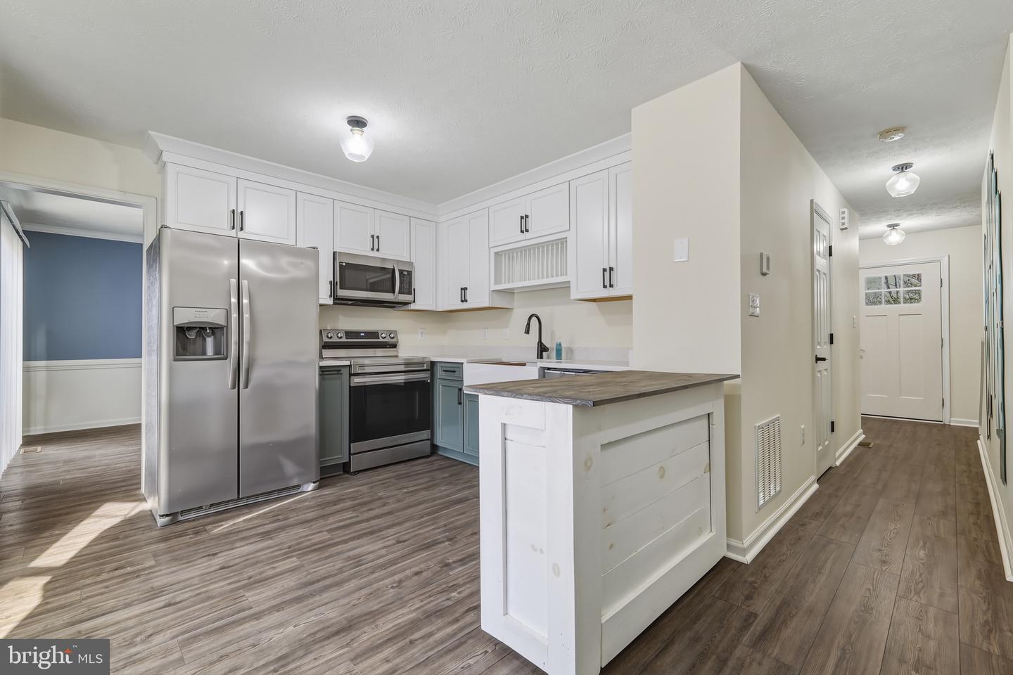 112 WALKER FARM DR, FRONT ROYAL, Virginia 22630, 3 Bedrooms Bedrooms, 10 Rooms Rooms,2 BathroomsBathrooms,Residential,For sale,112 WALKER FARM DR,VAWR2012904 MLS # VAWR2012904