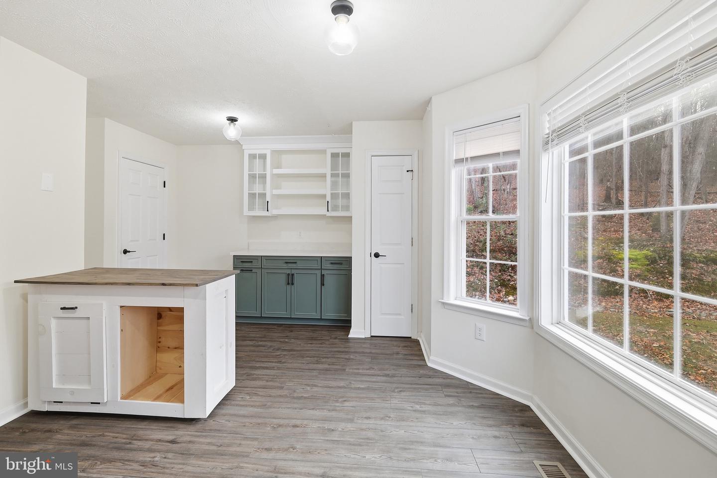 112 WALKER FARM DR, FRONT ROYAL, Virginia 22630, 3 Bedrooms Bedrooms, 10 Rooms Rooms,2 BathroomsBathrooms,Residential,For sale,112 WALKER FARM DR,VAWR2012904 MLS # VAWR2012904