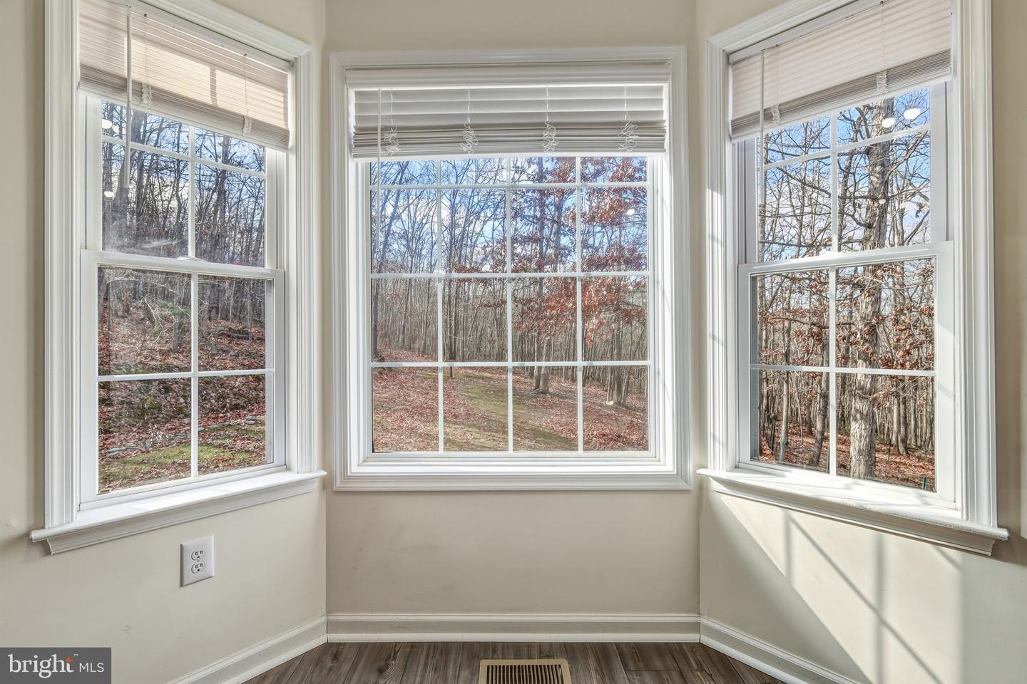 112 WALKER FARM DR, FRONT ROYAL, Virginia 22630, 3 Bedrooms Bedrooms, 10 Rooms Rooms,2 BathroomsBathrooms,Residential,For sale,112 WALKER FARM DR,VAWR2012904 MLS # VAWR2012904