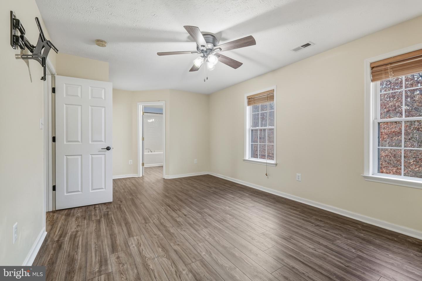 112 WALKER FARM DR, FRONT ROYAL, Virginia 22630, 3 Bedrooms Bedrooms, 10 Rooms Rooms,2 BathroomsBathrooms,Residential,For sale,112 WALKER FARM DR,VAWR2012904 MLS # VAWR2012904