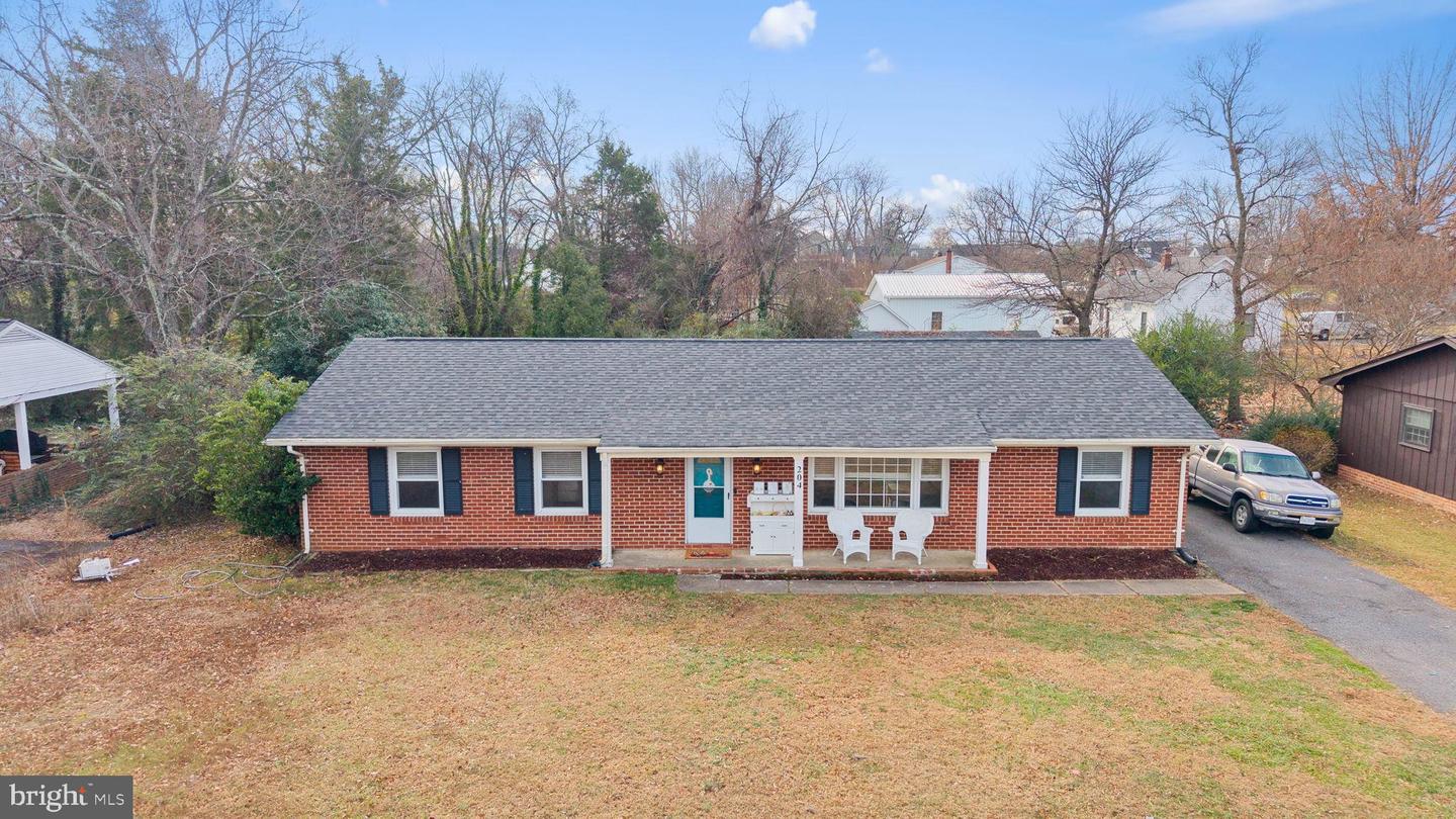 204 REDWOOD, FREDERICKSBURG, Virginia 22408, 3 Bedrooms Bedrooms, 5 Rooms Rooms,2 BathroomsBathrooms,Residential,For sale,204 REDWOOD,VASP2037994 MLS # VASP2037994
